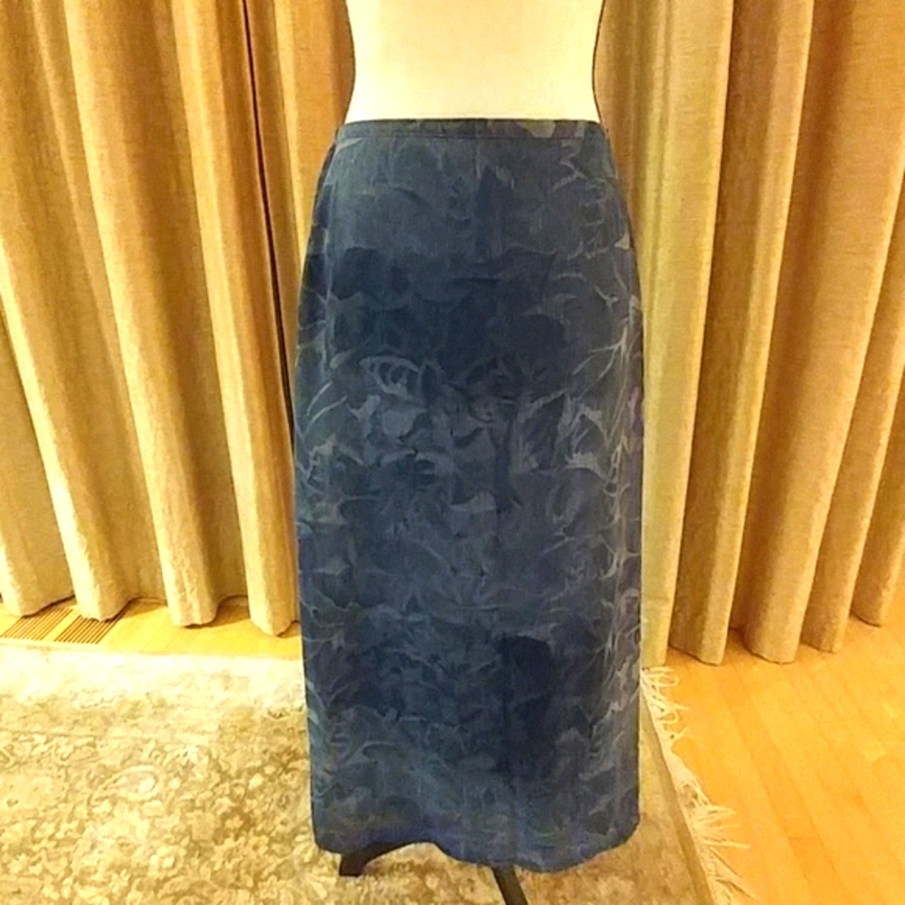 Express Watercolor Blue lined skirt - Picture 5 of 7